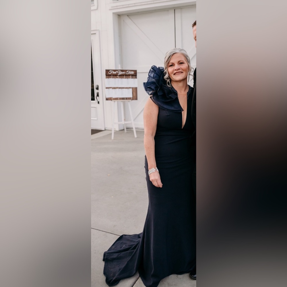 Cameron Blake size 6 formal dress